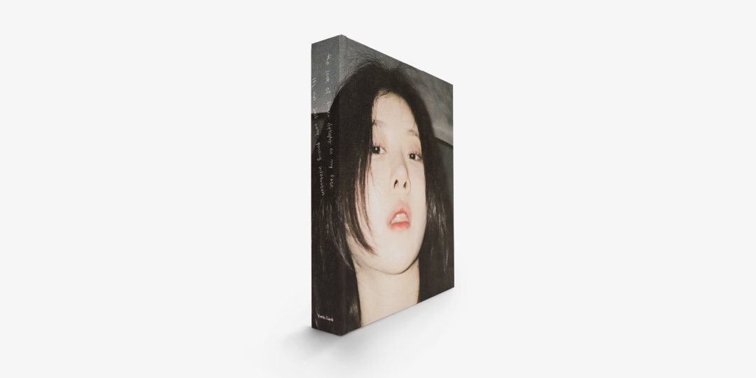 Yerin Baek [Limited Pre-Order] Yerin Baek Photobook [1-4-3] ㅣ
