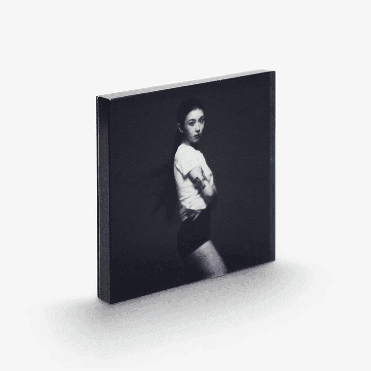 Yerin Baek [Limited Pre-Order] Yerin Baek Photobook [1-4-3] ㅣ