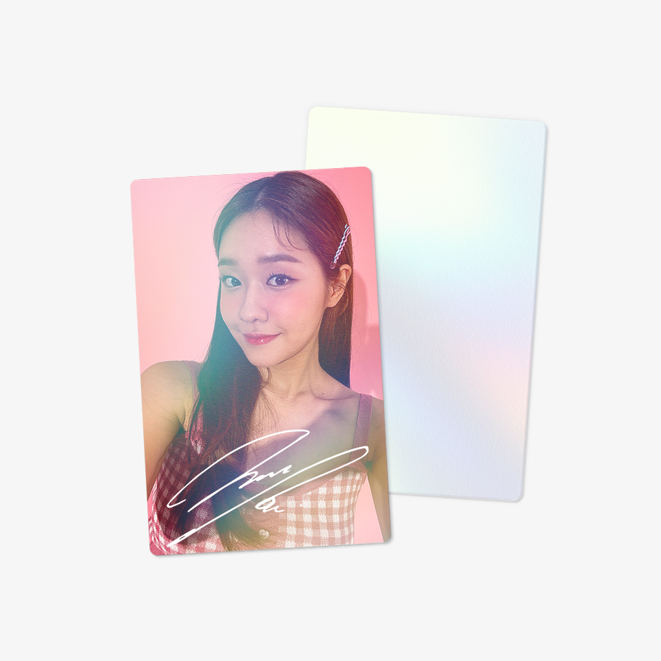 NFC 홀로그램 포토카드 (세로)-NFC 포토카드는 스마트폰으로 태그하면, 등록된 링크로 콘텐츠가 자동 연결되는 스마트 포토카드 입니다. 반짝임이 살아있는 NFC 홀로그램 포토카드, 소장하던 사진과 플레이 리스트, SNS URL을 넣어 커스텀 제작해보세요. 아이돌 앨범 굿즈 커스텀 제작 상품, 마플