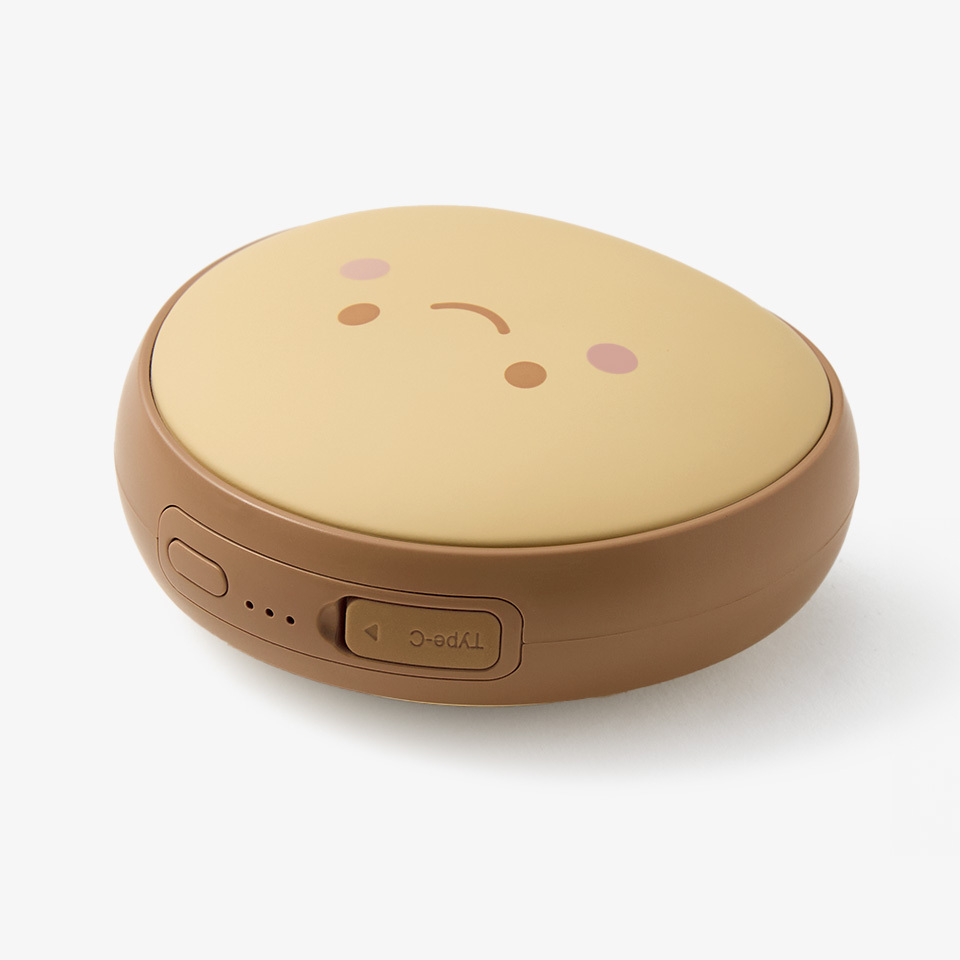 커스텀 제작이 가능하며 C타입 충전과 간편한 배터리 잔량 확인 기능을 갖춘 손난로 보조배터리