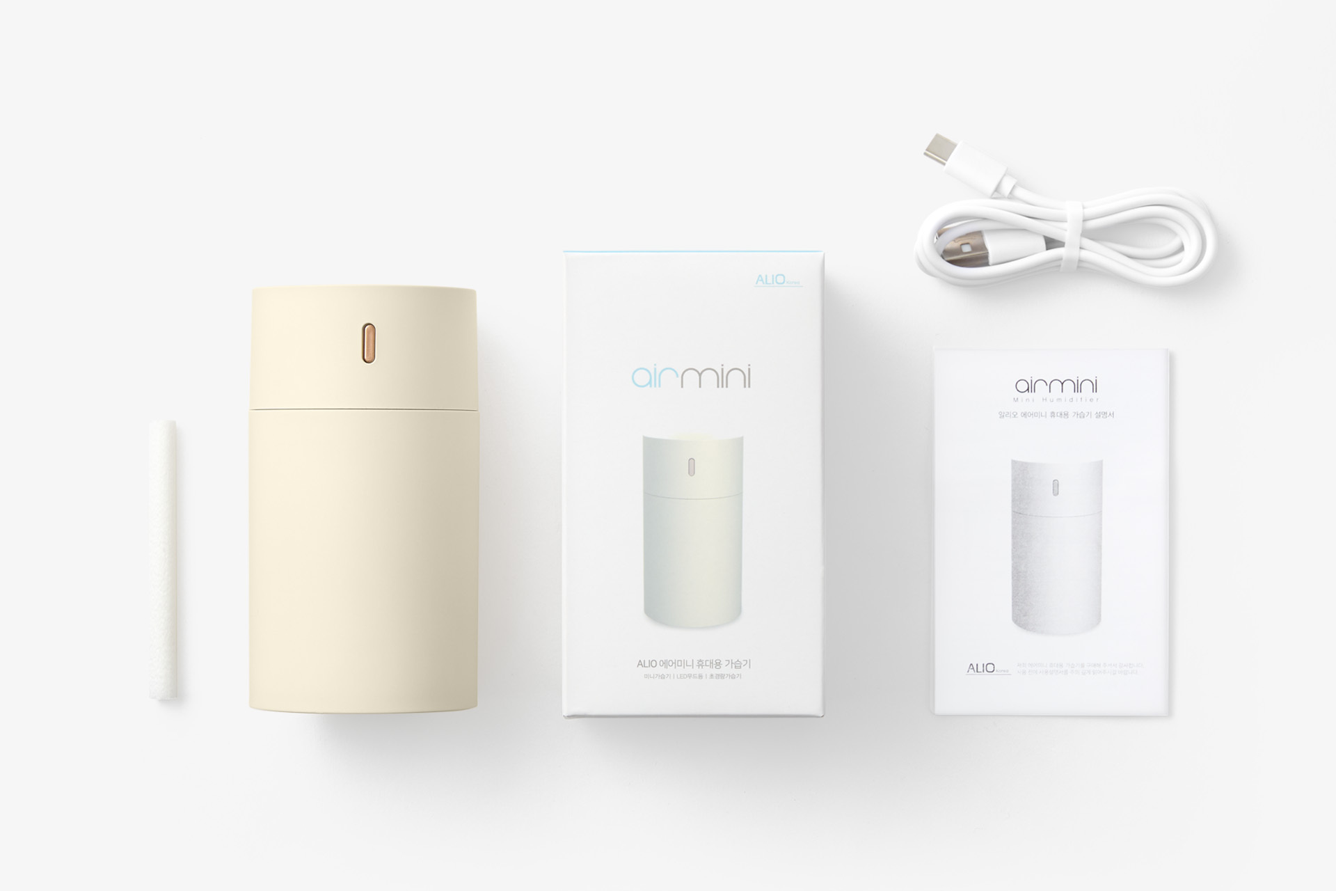 에어미니 휴대용 가습기-초미니 사이즈로 어디서든 가볍게 사용할 수 있는 미니 가습기입니다. 100g 초경량 사이즈로 휴대가 편리한 데스크용 미니 가습기. 180ml 용량과 간단한 분사 조작으로 누구나 쉽게 사용할 수 있어 웰컴키트, 소규모 행사, 맞춤형 사무용 선물로 적합한 실속 아이템. 커스텀 제작 상품, 마플