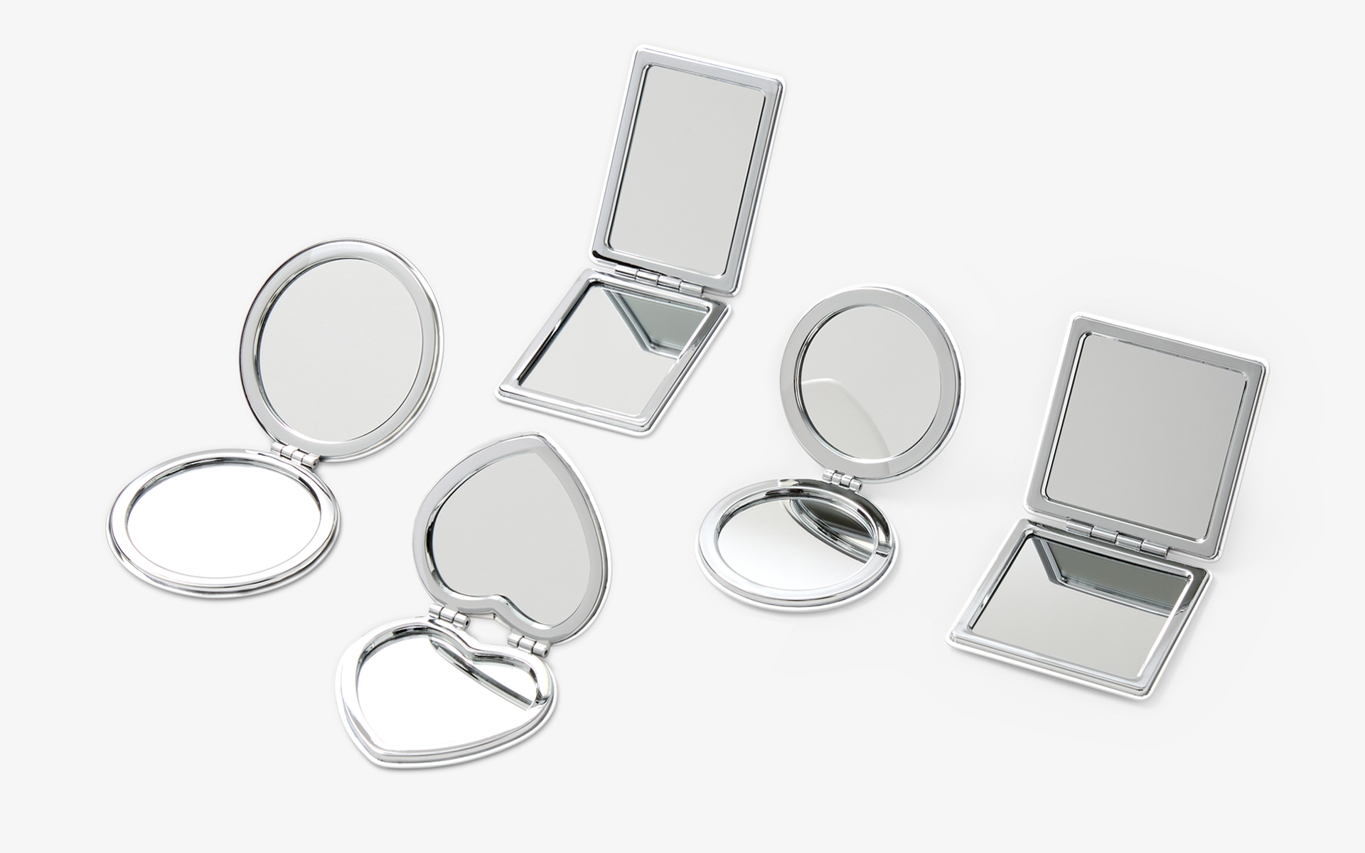 휴대용 손거울 (정사각형)-한 손에 들어오는 컴팩트한 크기의 사각형 손거울입니다.  부드러운 가죽 질감의 접이식 정사각형 손거울. 배율 2면 구조로 실용적이며, 로고·이미지 인쇄 커스텀 제작 가능! 브랜드 굿즈·단체 기념품·웰컴키트 제작에 적합한 고급 휴대용 거울 커스텀 제작 상품, 마플