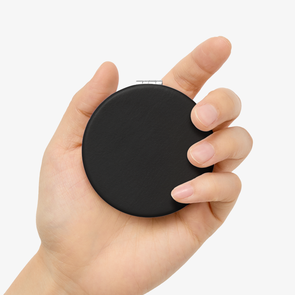 휴대용 손거울 (원형 7.2cm)-한 손에 들어오는 컴팩트한 크기의 원형 손거울입니다. 콤팩트한 7.2cm 원형 손거울. 고급스러운 가죽 질감과 2면 배율 구조, 커스텀 제작 인쇄 가능! 웰컴키트·브랜드 굿즈·개인 소장용으로 인기. 커스텀 제작 상품, 마플