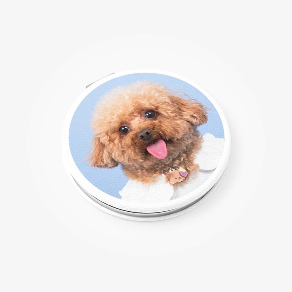 휴대용 손거울 (원형 7.2cm)-한 손에 들어오는 컴팩트한 크기의 원형 손거울입니다. 콤팩트한 7.2cm 원형 손거울. 고급스러운 가죽 질감과 2면 배율 구조, 커스텀 제작 인쇄 가능! 웰컴키트·브랜드 굿즈·개인 소장용으로 인기. 커스텀 제작 상품, 마플