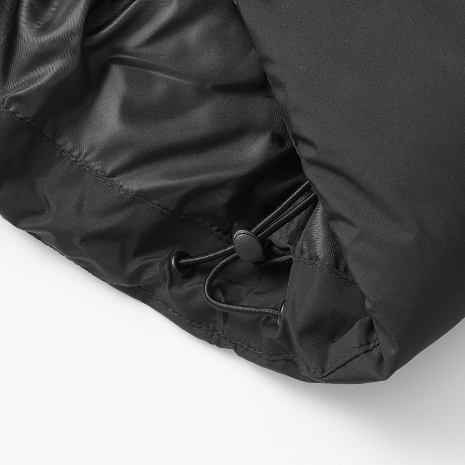 웰론 숏패딩 커스텀 제작, 스트링 디테일을 활용해 상황에 따라 사이즈 조절이 가능한 디자인