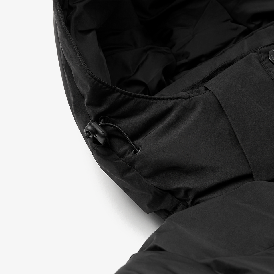 에어볼 롱패딩 커스텀 제작, 바람 유입을 줄여주는 실용적 후드 스트링 디테일