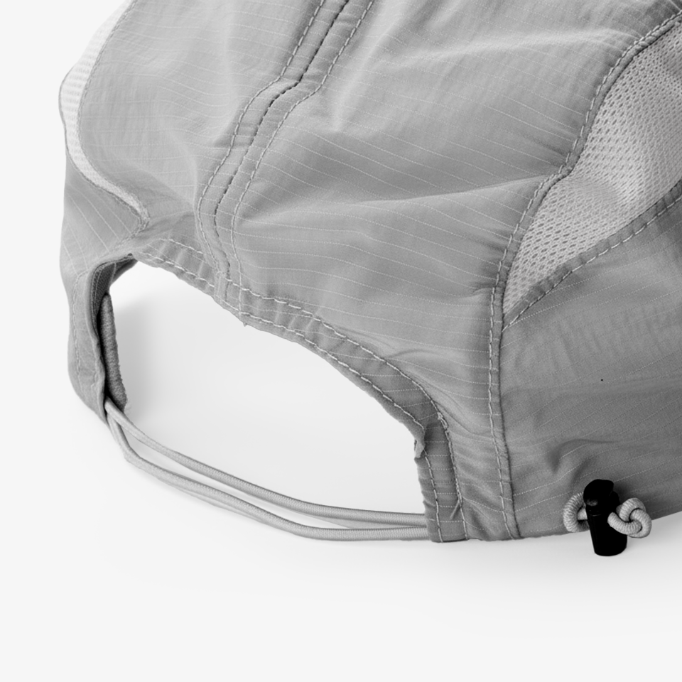 러닝 모자 커스텀 제작, 스트링 디테일로 착용자에 맞게 사이즈 조절 가능한 러닝 캡