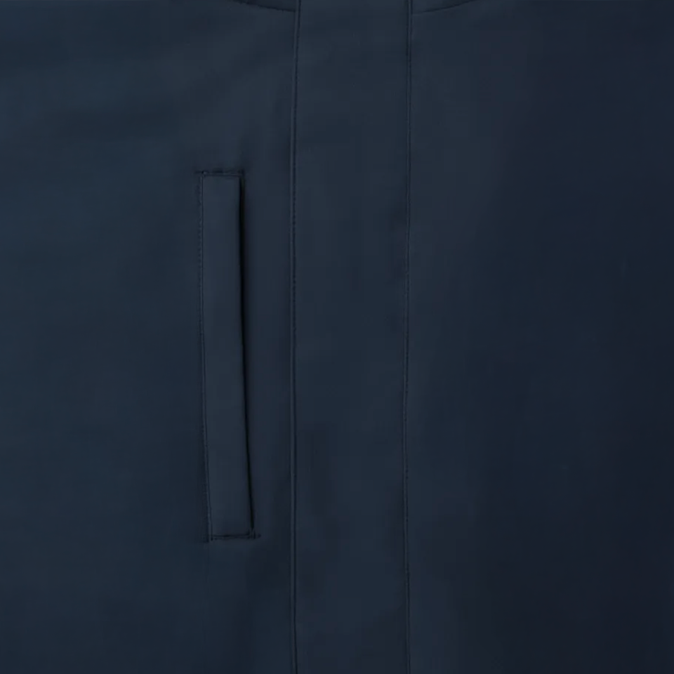 워머 자켓 커스텀 제작, 가슴 쪽에 추가된 내부 수납공간으로 실용성을 높인 디테일