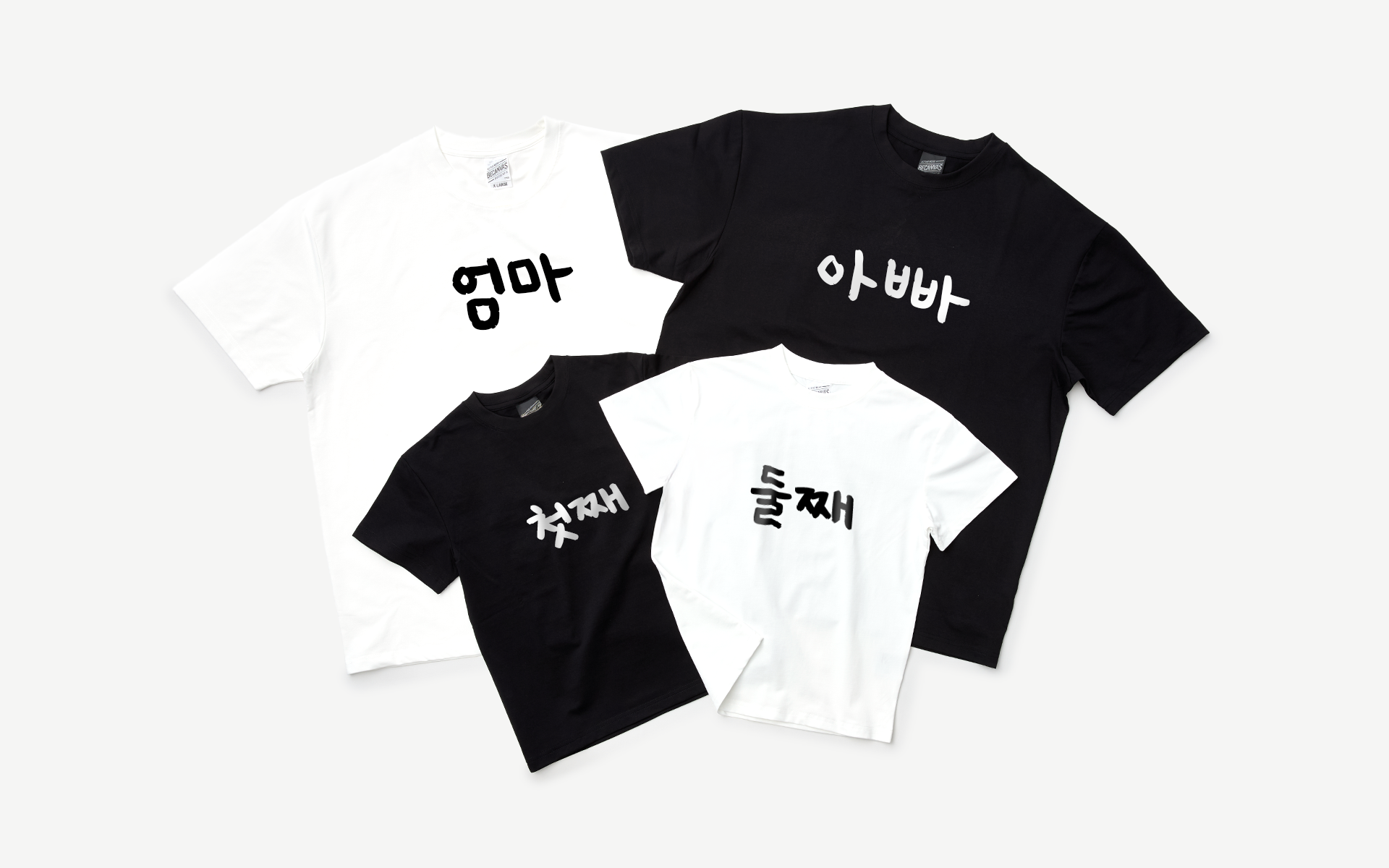 가족 행사나 단체 활동에 맞춤으로 활용할 수 있는 18수 반소매 키즈 단체 티셔츠