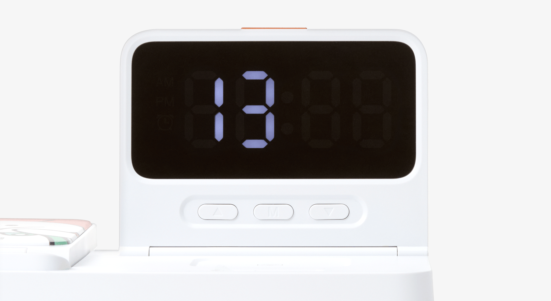 아이클락 올인원 15W 고속 무선 충전기-스마트폰·워치·무선 이어폰을 한 번에 충전할 수 있는 3 in 1 멀티 충전 스탠드 입니다. 스마트폰·워치·이어폰을 동시에 충전할 수 있는 3in1 고속 무선 충전기, 듀얼 코일 구조로 안정적인 충전을 지원하며 LED 시계 기능까지 더해져 데스크 공간 활용도와 실용성을 높여줍니다. 과전류 방지 기능으로 안심하고 사용할 수 있는 멀티 충전 아이템. 커스텀 제작 상품, 마플