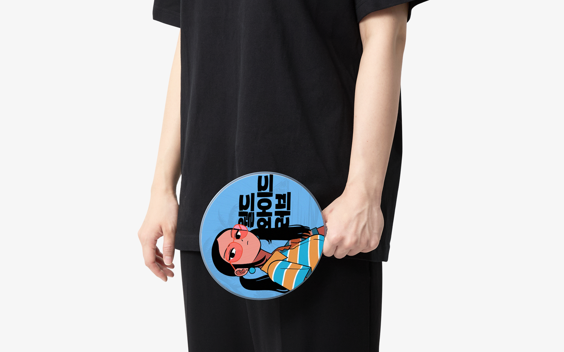 커스텀 제작 이미지 피켓, 어디서든 가볍게 휴대하며 응원 현장에서 시선을 사로잡고 사진 속에서도 선명하게 남길 수 있는 응원 필수 아이템