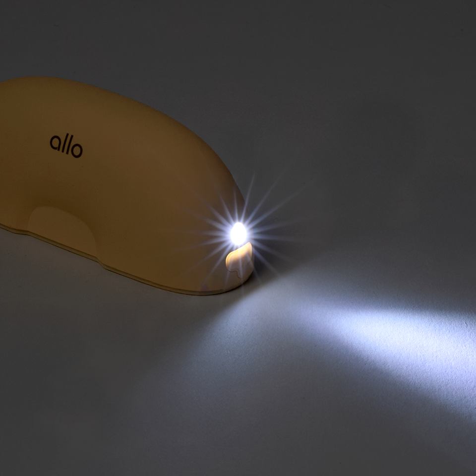 커스텀 제작이 가능하며 어두운 밤 시야 확보용 LED 플래시 기능을 가진 대용량 휴대용 손난로