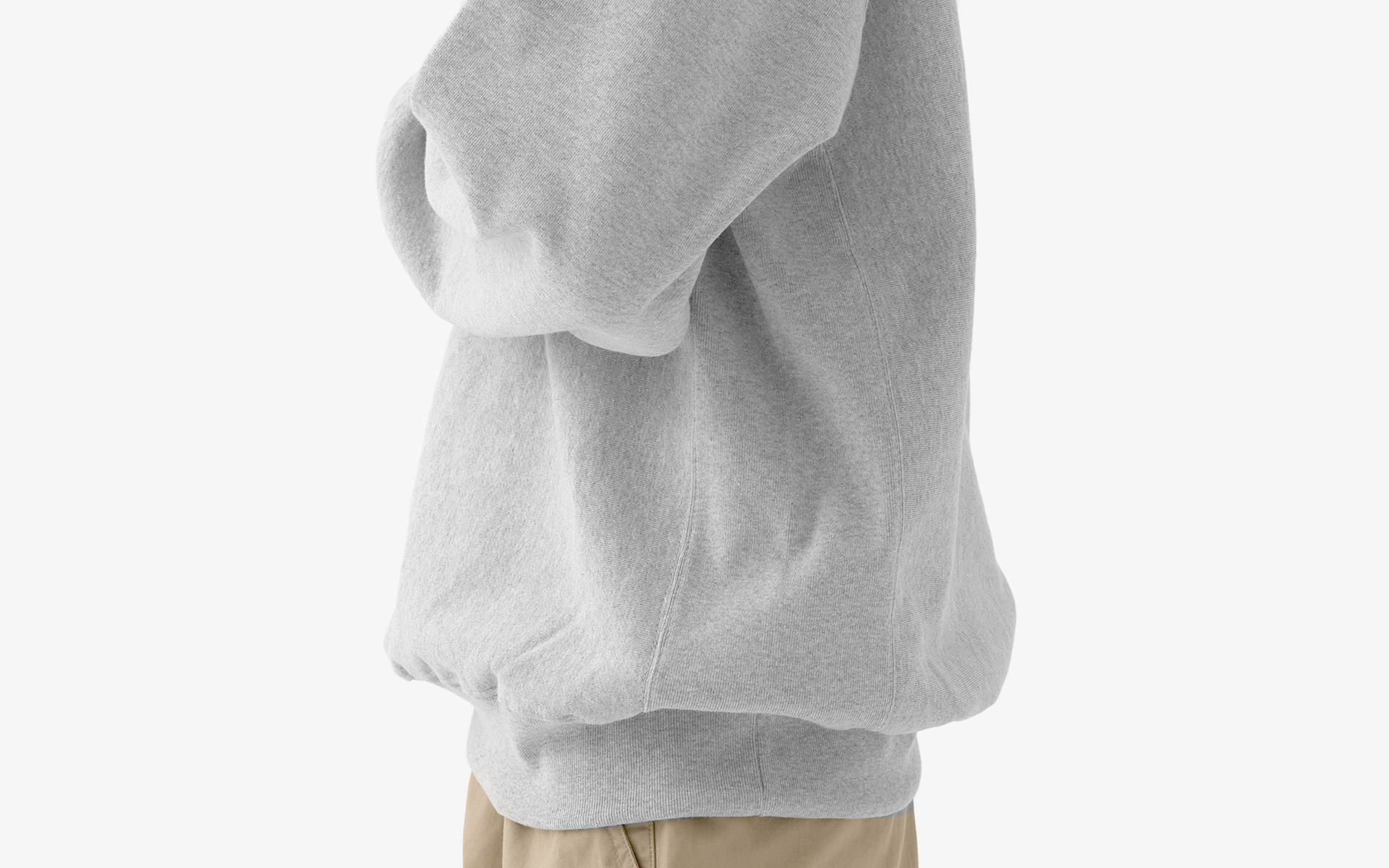 5764-01 슈퍼 헤비웨이트 맨투맨 (기모)-12oz 두께의 410g 중량으로 헤비웨이트 기모 맨투맨입니다. 오래 입어도 핏이 흐트러지지 않고, 묵직한 착용감이 느껴지는 헤비웨이트 맨투맨. 12oz·410g 기모 원단에 리버스 위브 구조를 적용해 수축을 줄였으며, 립 사이드 패널과 더블 스티치 마감으로 실루엣 안정성을 높였습니다. 데일리부터 단체복까지 커스텀 제작 상품, 마플