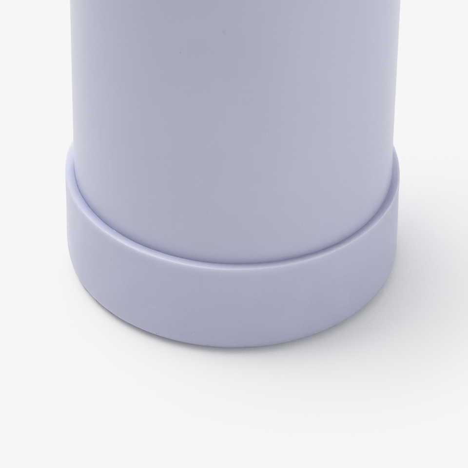 커스텀 제작이 가능하며 바닥면의 실리콘 패드가 소음과 미끄러짐을 잡아주어 사용감이 안정적이에요.