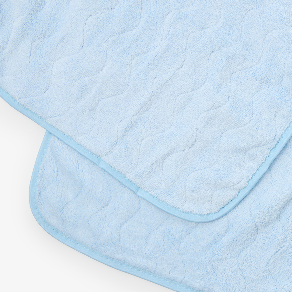 초극세사 원단으로 만들어져 부드럽고 물 흡수력이 뛰어나 사용감이  좋은 타올이에요.