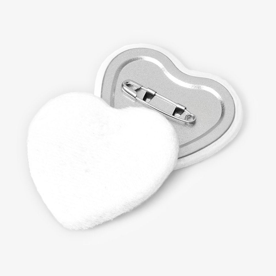 커스텀 제작이 가능하며 옷핏으로 되어 있어 가방이나 옷 등에 부착이 편리해요.