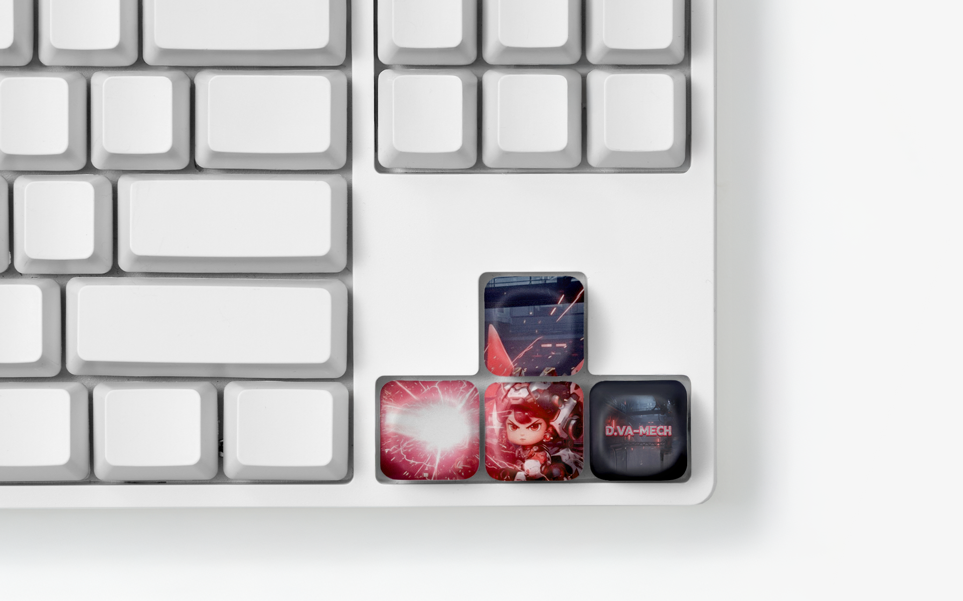 브랜드 로고와 컬러를 담은 커스텀 포인트 키캡 제작, 키보드 위에서 강력한 아이덴티티를 표현하는 맞춤 아이템