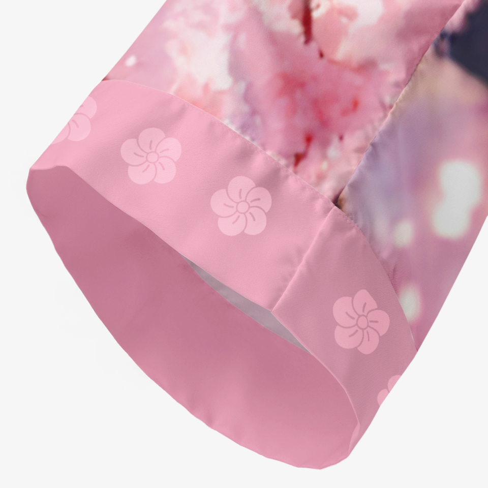 커스텀 핫피 (글로시)-일본 전통 의상에서 유래된 행사용 가운 형태의 핫피입니다. 커스텀 핫피 제작 상품으로 전체 디자인을 넓게 표현할 수 있고, 은은한 광택 원단으로 시각적으로 돋보이는 연출이 가능해 행사, 프로모션 커스텀 제작 상품, 마플