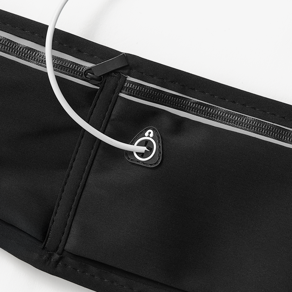 러닝 벨트 커스텀 제작, 이어폰 홀 디테일로 러닝 중에도 편리한 음악 감상 가능