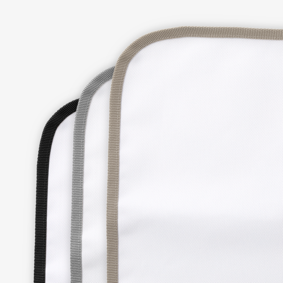 피크닉 폴딩 매트 (140x100)-가볍게 들고 다니기 좋은 넉넉한 사이즈의 접이식 피크닉 폴딩 매트입니다. 넉넉한 사이즈로 두 명 이상 사용하기 좋은 접이식 피크닉 매트, 전체 풀프린팅 커스텀으로 브랜드 굿즈·행사·캠핑용으로 활용 가능하며 1개부터 제작 가능 커스텀 제작 상품, 마플