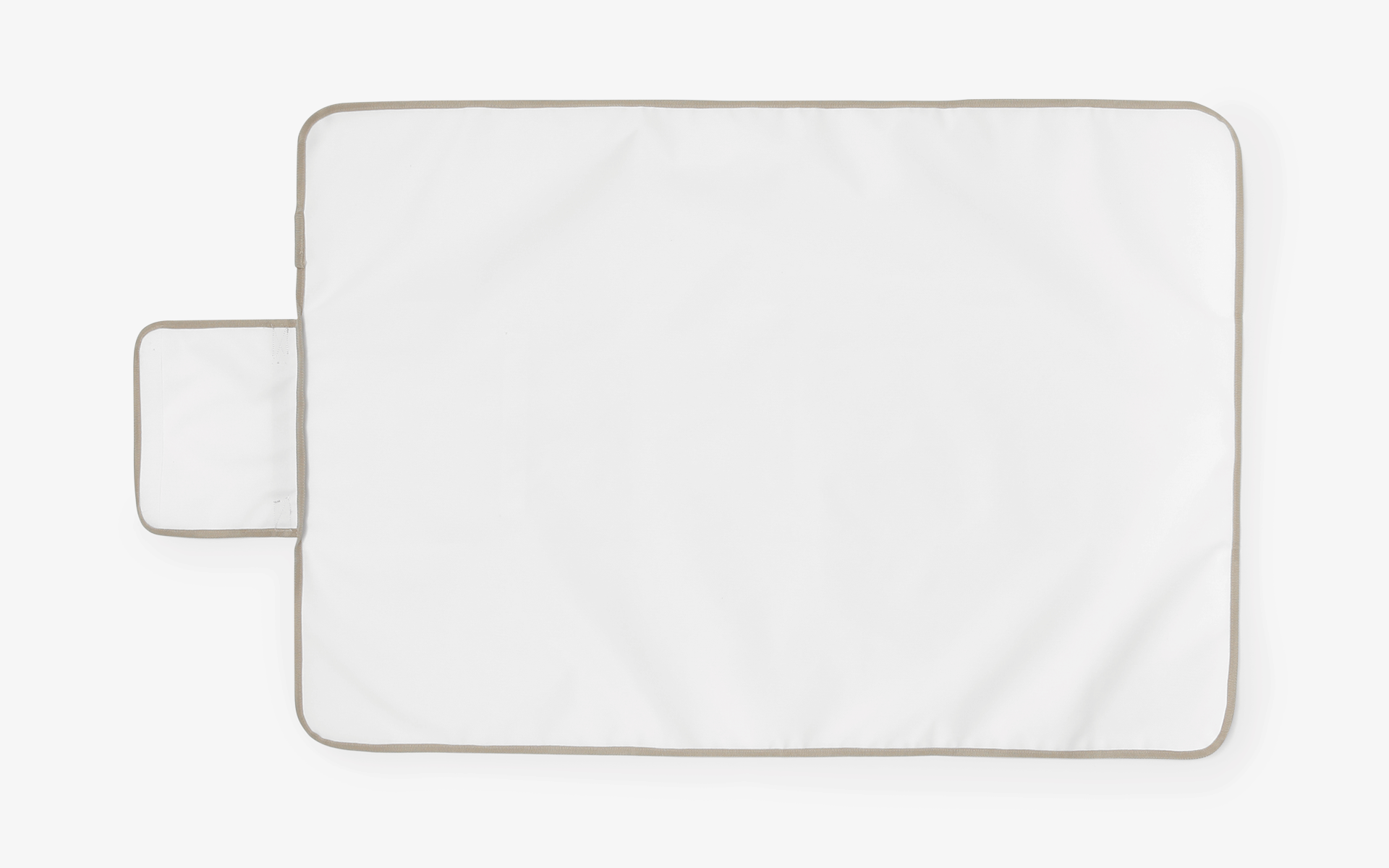 피크닉 폴딩 매트 (140x100)-가볍게 들고 다니기 좋은 넉넉한 사이즈의 접이식 피크닉 폴딩 매트입니다. 넉넉한 사이즈로 두 명 이상 사용하기 좋은 접이식 피크닉 매트, 전체 풀프린팅 커스텀으로 브랜드 굿즈·행사·캠핑용으로 활용 가능하며 1개부터 제작 가능 커스텀 제작 상품, 마플