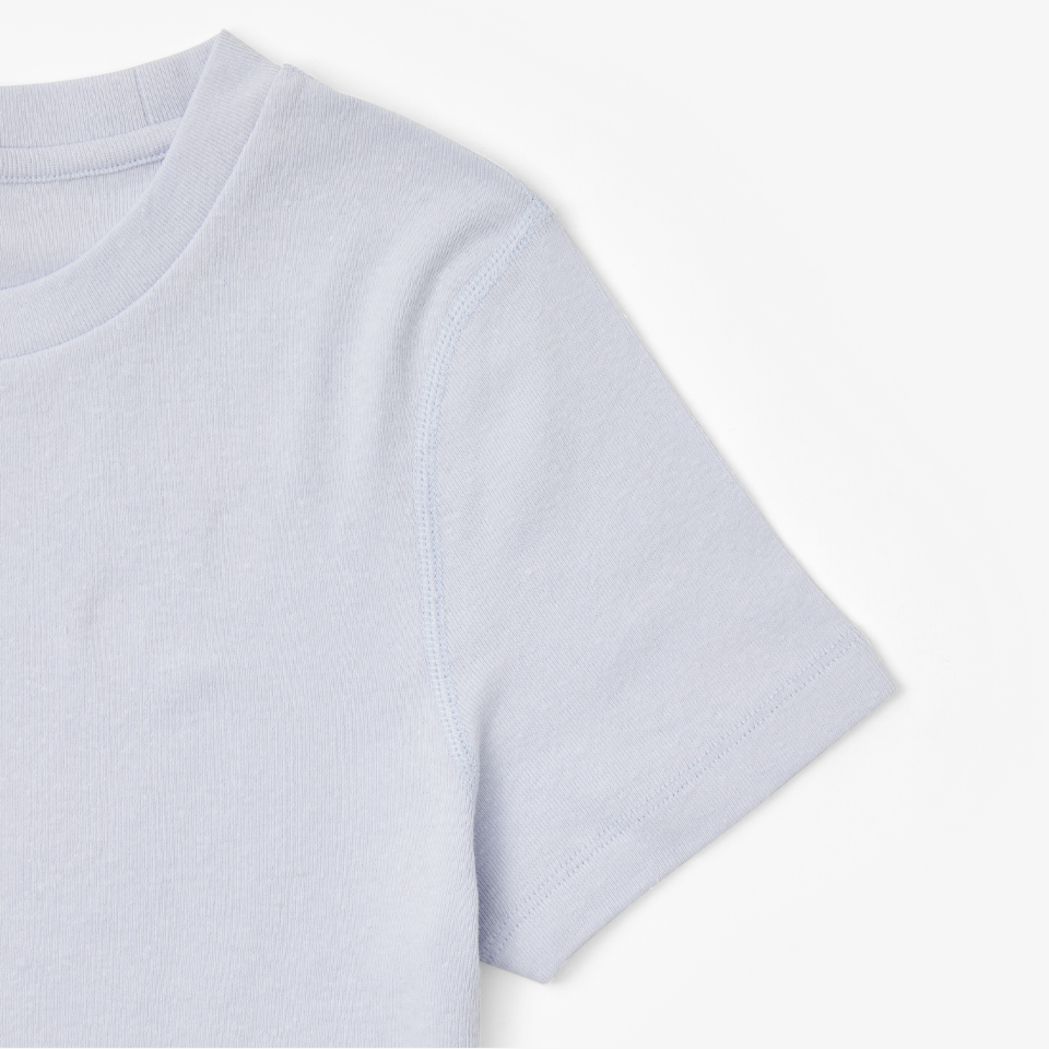 리싸이클 여성 코튼 티셔츠-Cotton 71%, Recycled Cotton 24%, Span 5% 원단으로 부드러운 터치감을 제공하는 여성용 베이직 티셔츠입니다. 리사이클 코튼 티셔츠는 Cotton 71%, Recycled Cotton 24%, Span 5% 소재로 제작된 여성용 베이직 티셔츠입니다. 부드럽고 신축성 있는 원단으로 데일리룩과 가벼운 활동에 편안하게 착용할 수 있습니다. 커스텀 제작 상품, 마플