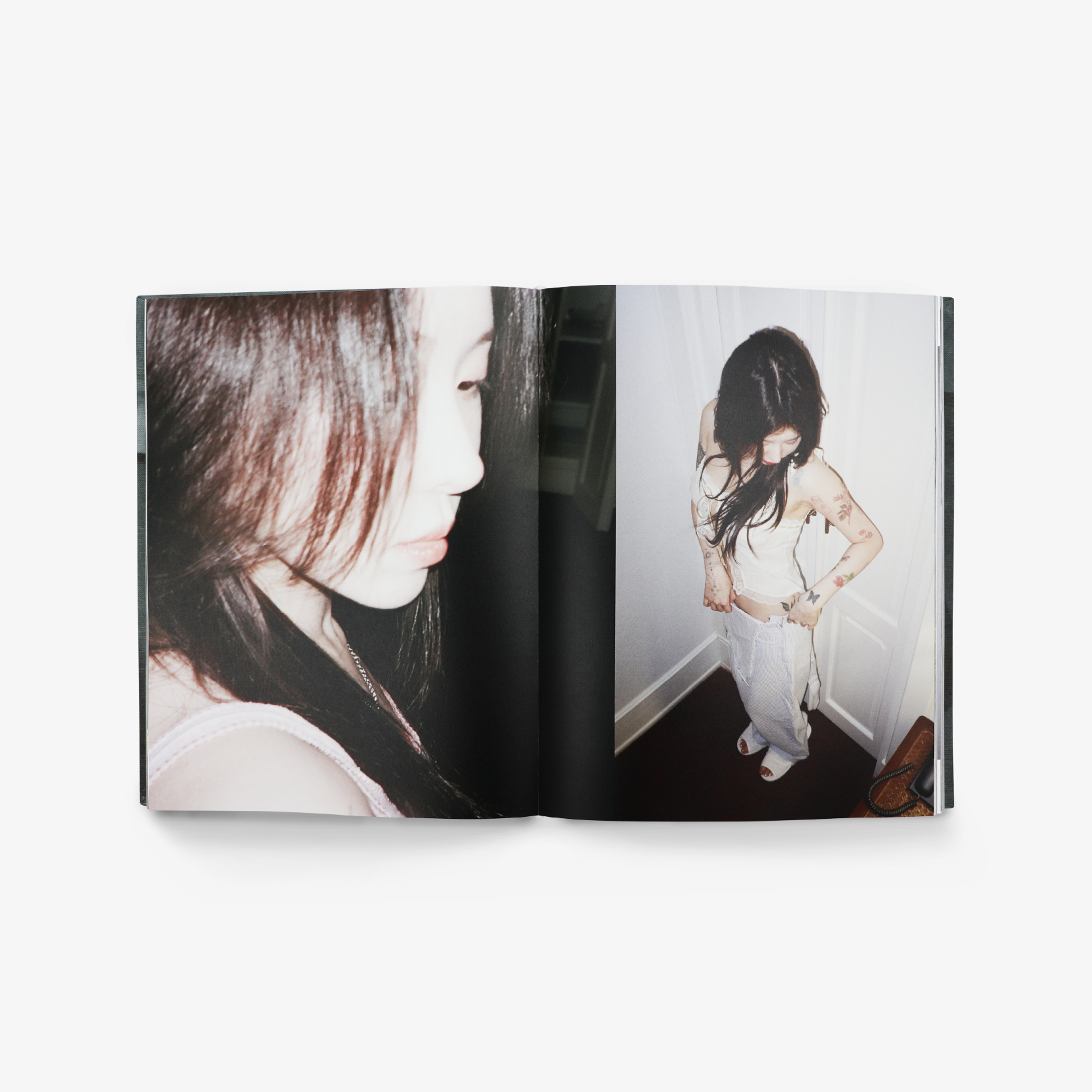Yerin Baek [Limited Pre-Order] Yerin Baek Photobook [1-4-3] ㅣ
