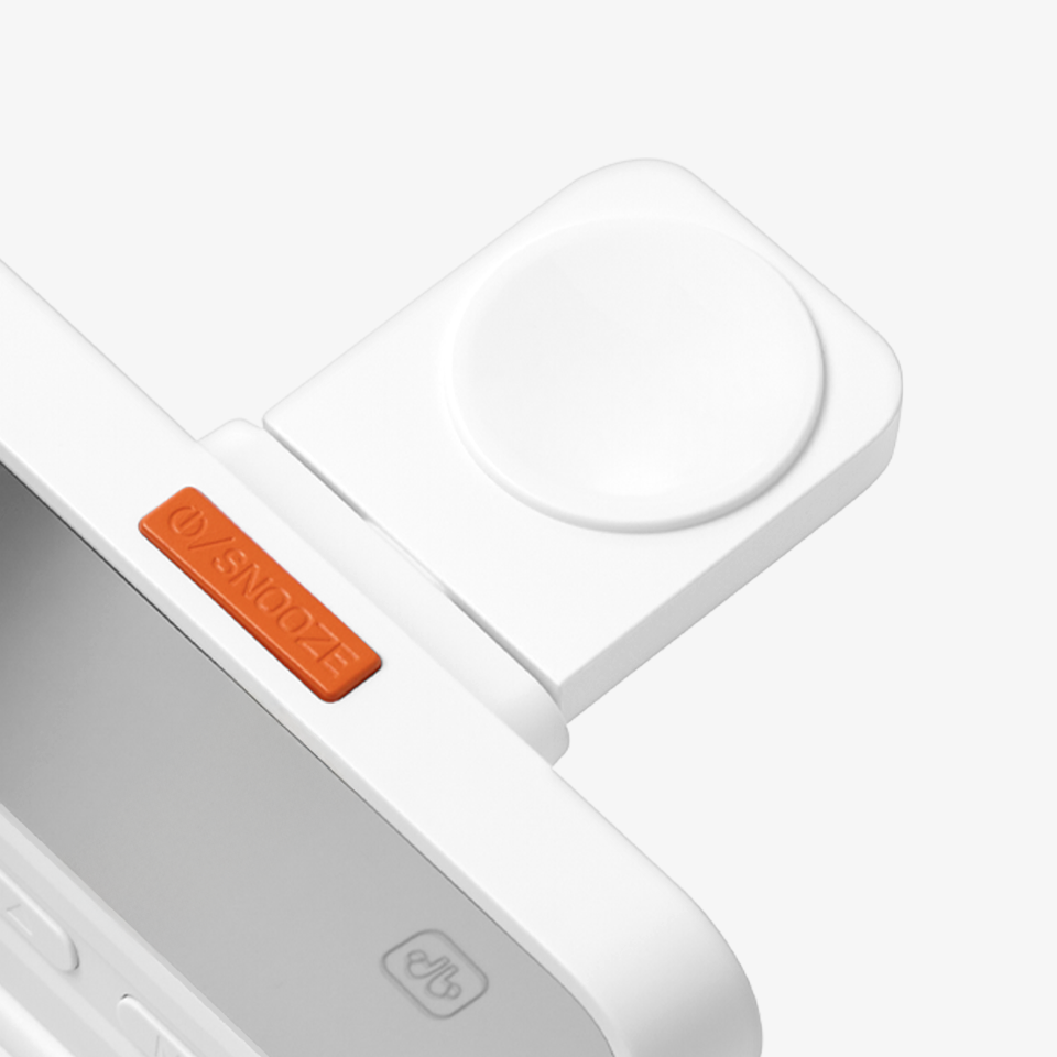 아이클락 올인원 15W 고속 무선 충전기-스마트폰·워치·무선 이어폰을 한 번에 충전할 수 있는 3 in 1 멀티 충전 스탠드 입니다. 스마트폰·워치·이어폰을 동시에 충전할 수 있는 3in1 고속 무선 충전기, 듀얼 코일 구조로 안정적인 충전을 지원하며 LED 시계 기능까지 더해져 데스크 공간 활용도와 실용성을 높여줍니다. 과전류 방지 기능으로 안심하고 사용할 수 있는 멀티 충전 아이템. 커스텀 제작 상품, 마플