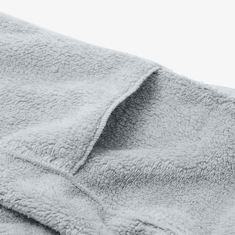 베이직 본딩 후리스(기모) 커스텀 제작, 내부 수납공간으로 소지품을 안전하게 보관할 수 있는 포켓 디테일