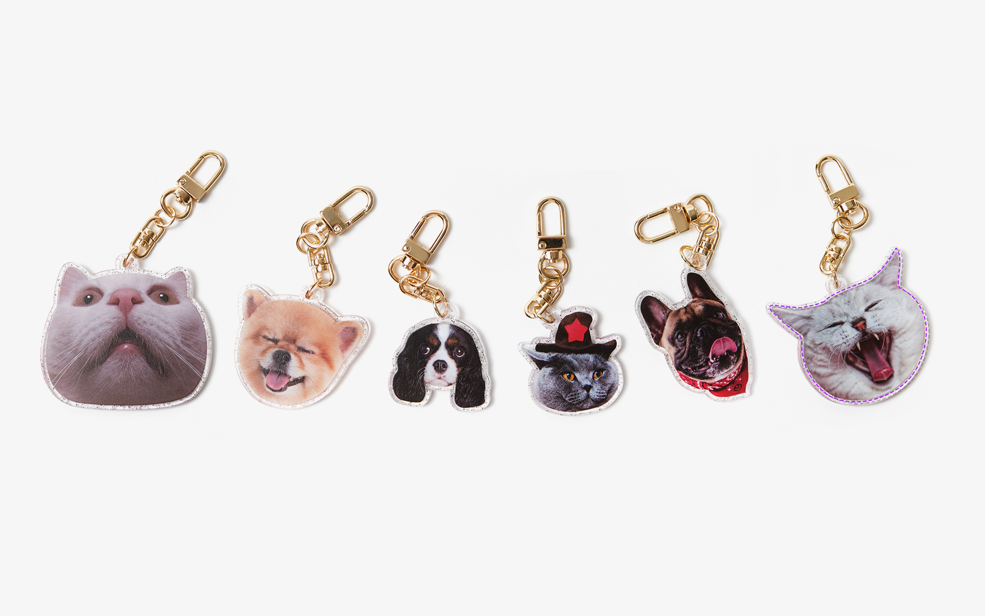 NFC 자유형 아크릴 키링 (글리터)-자유형 아크릴 키링에 NFC 칩을 삽입한 스마트 커스터마이징 굿즈입니다. 커스텀 가능한 자유형 아크릴 키링에 NFC 칩이 삽입된 스마트 굿즈입니다. 원하는 이미지와 링크를 담아 나만의 팬 굿즈, 브랜드 키링, 기념품으로 제작할 수 있습니다. 커스텀 제작 상품, 마플