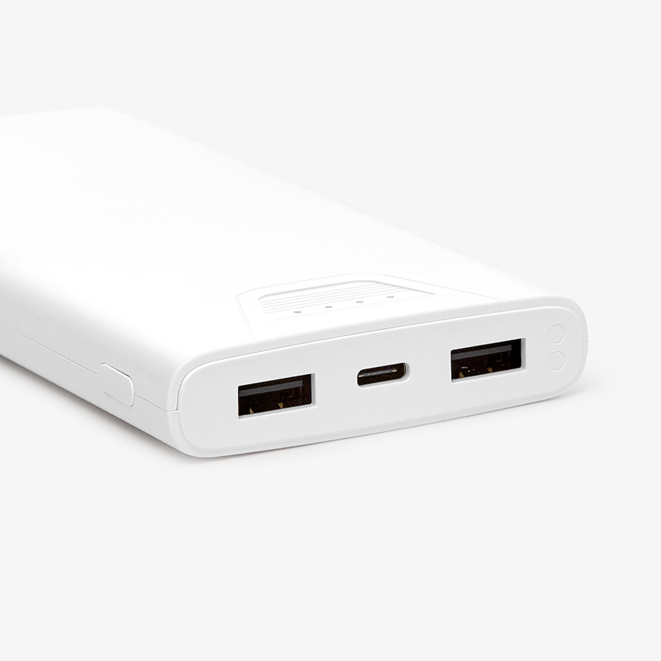 UA11 듀얼 충전 보조배터리 10000mAh-10,000mAh 대용량으로 하루 종일 안정적으로 사용 가능한 보조배터리입니다. 10,000mAh 대용량으로 넉넉한 충전이 가능한 듀얼 포트 보조배터리. Type-C 케이블 포함, LED 잔량 표시등으로 편리한 사용. KC 인증으로 안전성을 갖춘 기업·단체 기념품 커스텀 제작 상품, 마플