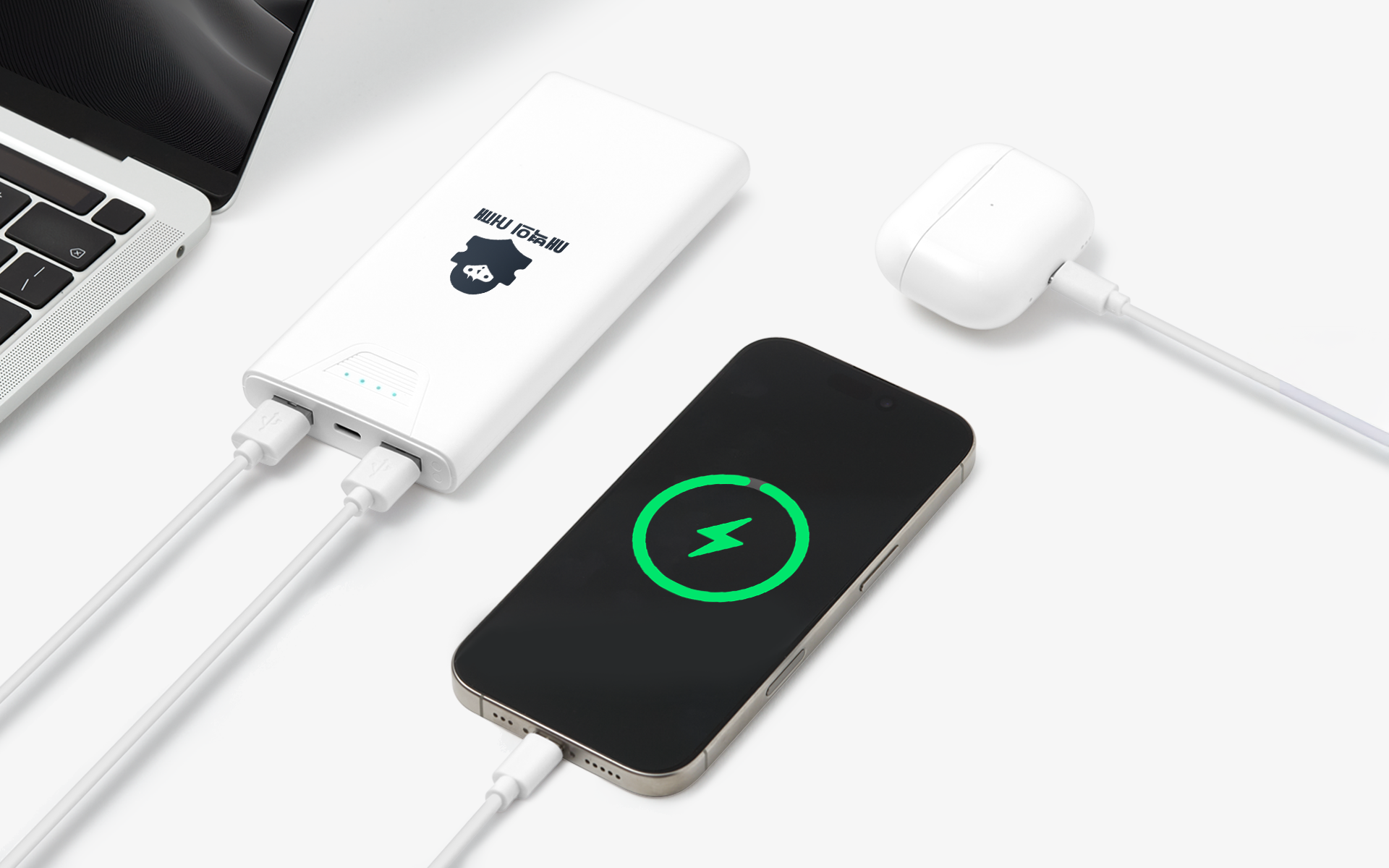 UA11 듀얼 충전 보조배터리 10000mAh-10,000mAh 대용량으로 하루 종일 안정적으로 사용 가능한 보조배터리입니다. 10,000mAh 대용량으로 넉넉한 충전이 가능한 듀얼 포트 보조배터리. Type-C 케이블 포함, LED 잔량 표시등으로 편리한 사용. KC 인증으로 안전성을 갖춘 기업·단체 기념품 커스텀 제작 상품, 마플