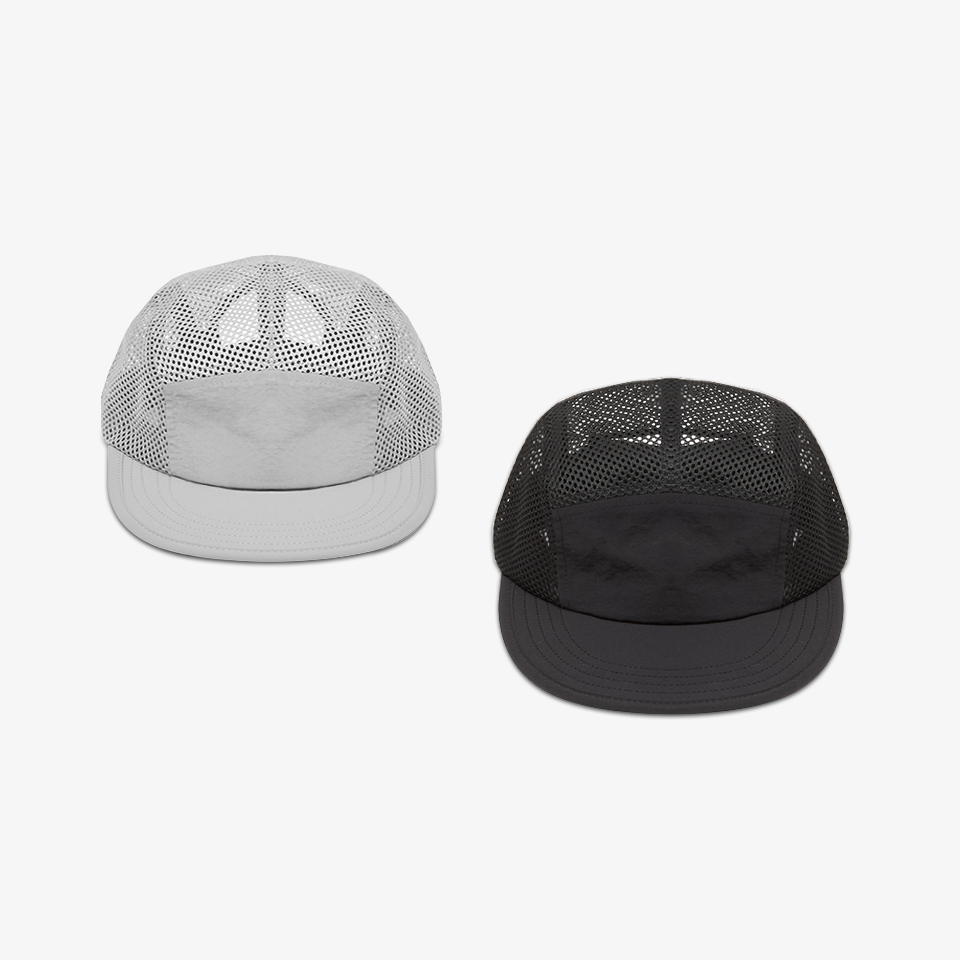 라이트 러닝 볼캡-나일론 원단으로 제작된 모자로, 가볍고 스포티한 감각이 돋보입니다. 옆면은 메시 소재를 적용해 뛰어난 통기성을 제공하여, 쾌적함을 유지할 수 있습니다. 또한 빠른 건조와 자외선 차단에 좋아 러닝을 비롯한 다양한 운동 활동에 적합합니다. 통기성과 빠른 건조 기능을 갖춘 메쉬 러닝 모자. 가볍고 편안한 착용감으로 러닝, 야외활동에 최적화된 스포츠 캡. 블랙·그레이 컬러, 나일론 소재 커스텀 제작 상품, 마플