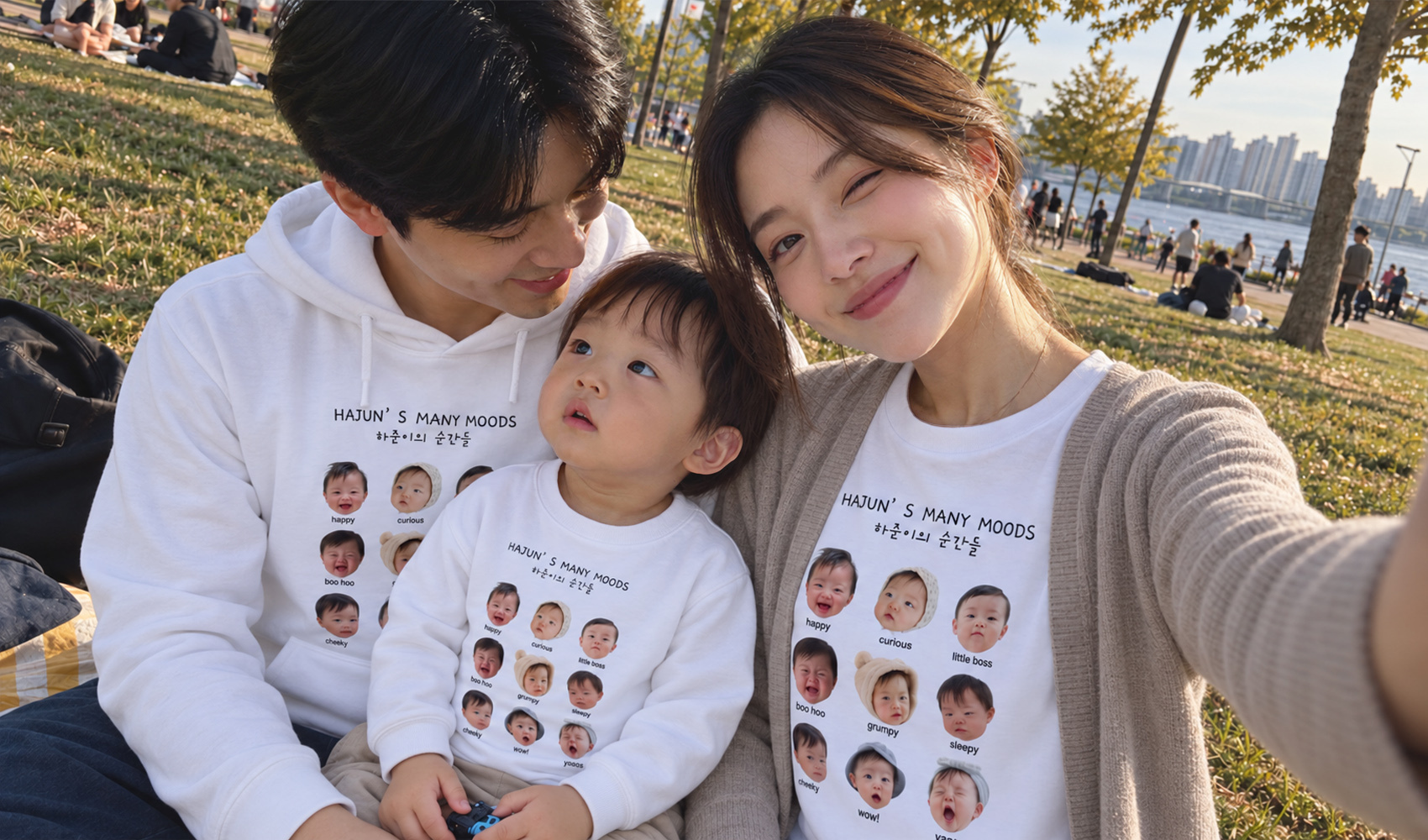 마플 아이 얼굴 티셔츠 만들기 - 아이 얼굴 사진을 넣은 티셔츠와 맨투맨을 입은 가족