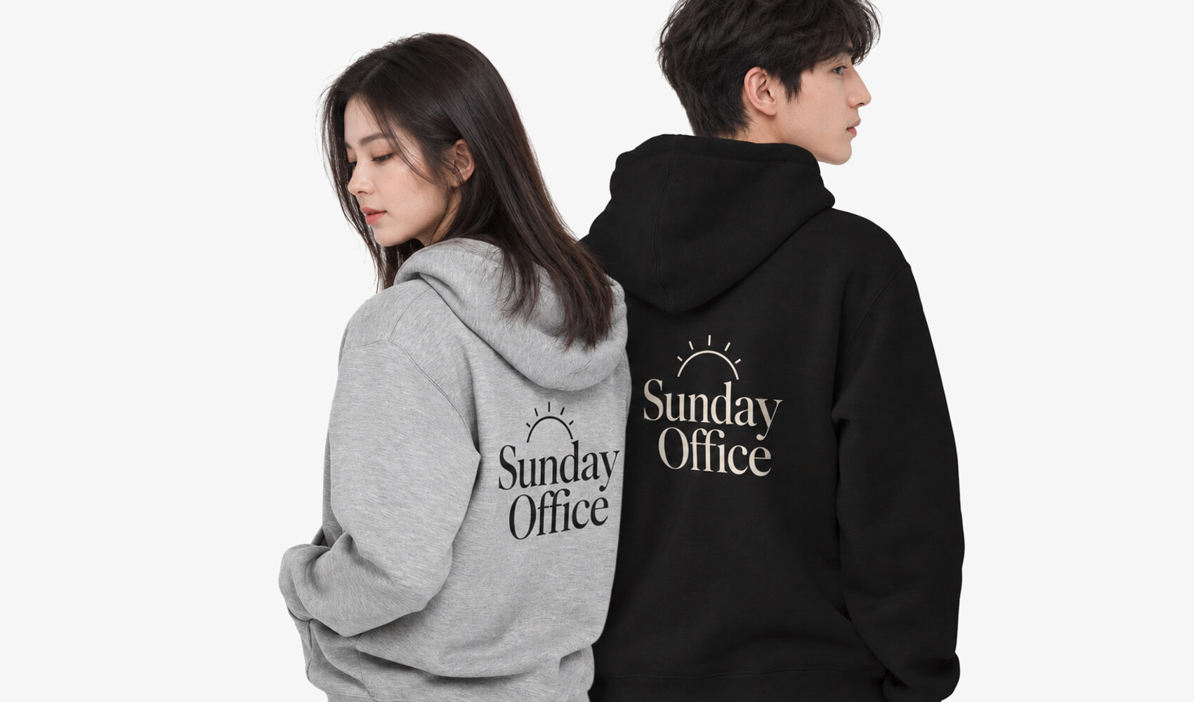마플 프린트스타 오버핏 기모 후드집업 뒷면에 Sunday Office 예시 로고를 넣은 그레이와 블랙 남녀 스튜디오 착용 이미지